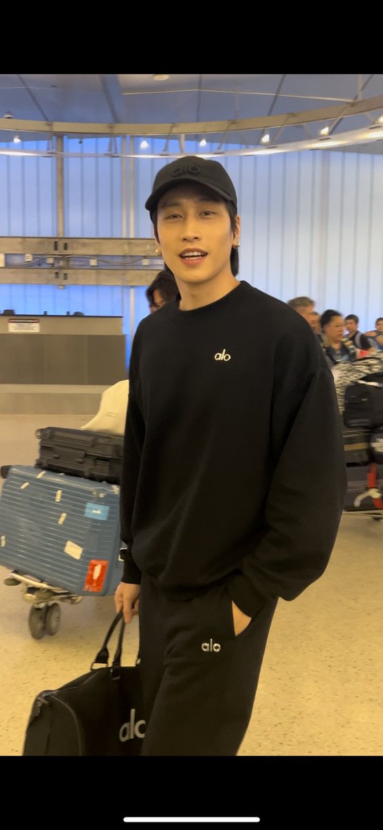 minichimminy's tweet photo. THE EYE CONTACT HAS ME ON THE FLOOR 😭

HIS SMILE 🩷 EVERYTHING 

#BibleFlyToLA 
#BibleWichapas #Bsumone 
@biblesumett https://t.co/HAKOTJGjp8