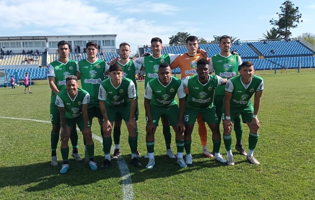 Final del Partido ⏱️
¡Ganó Rocha! 😀
Rocha 2-1 Basañez
⚽️ Alejandro Siles
⚽️ Joaquín De León

#CelesteDelEste 💙
#LosDeLaVaca 🐄