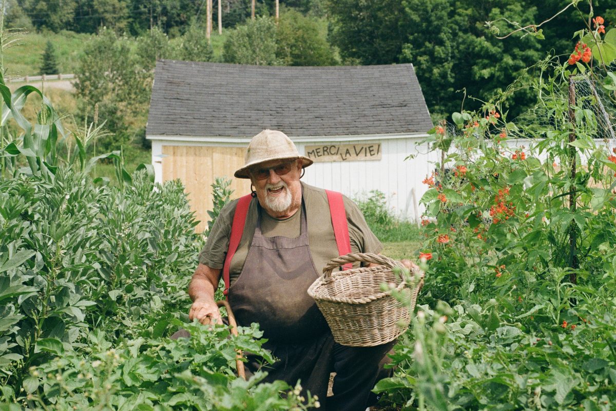 Pomme de terre bleue, betteraves et plus récemment piments gorria… Héritage savoureux de Jean Leblond du Jardin des Chefs qui nous a quitté récemment. Maraîcher, grand visionnaire et artiste avec qui notre équipe de cuisine a eu le bonheur de travailler et de nouer des amitiés.