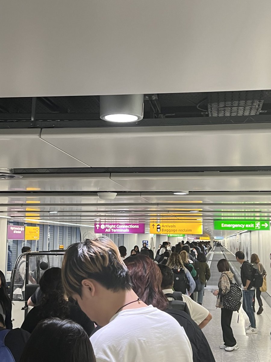 aprinageger's tweet photo. 1,5 hours waiting and counting, probably 3 hours standing just to pass the immigration check 🫠
#heathrow https://t.co/jbCtkETdKV