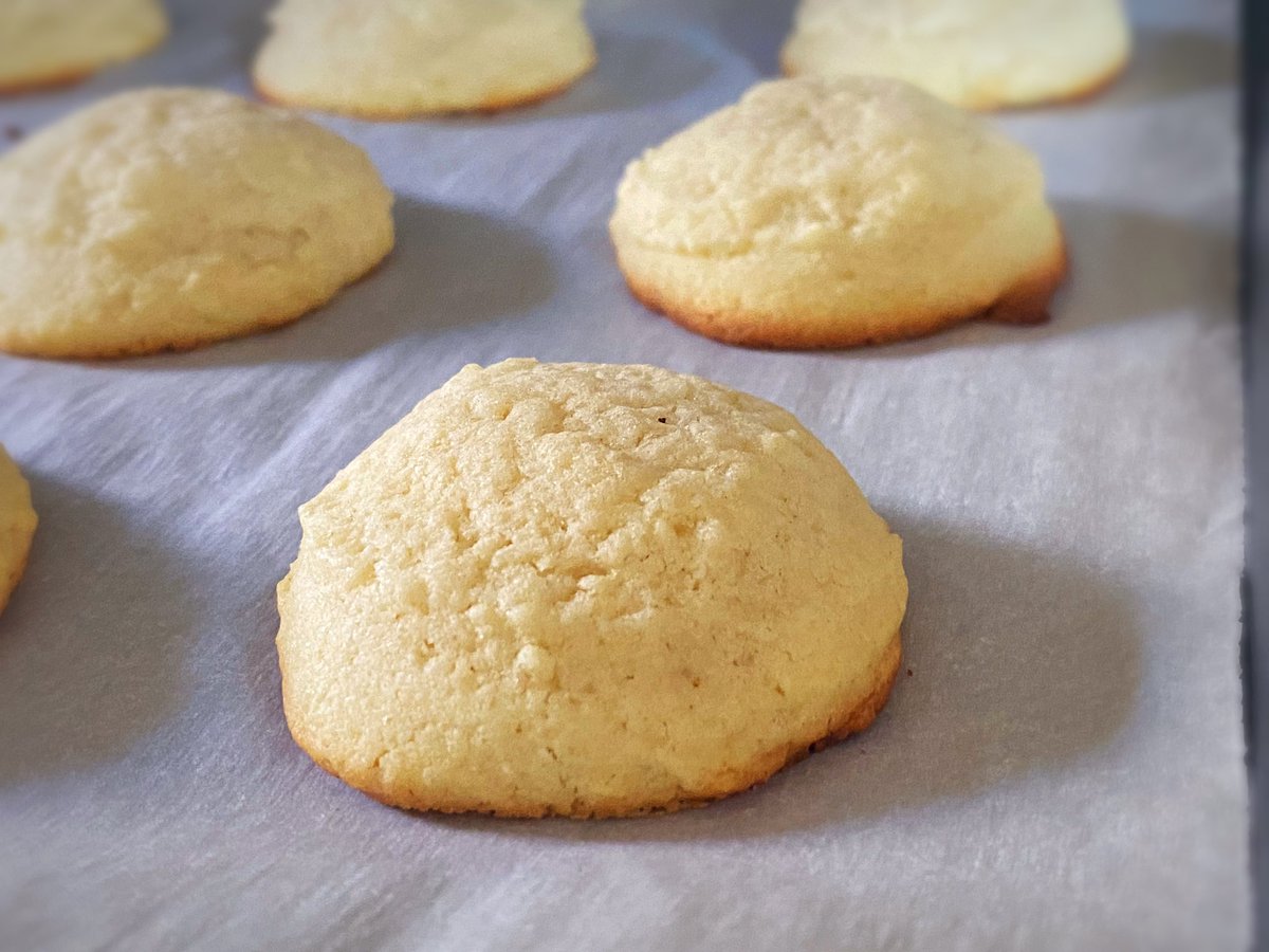 gsdreams's tweet photo. Almond Cookies… My friends are cooking dinner for me, thought I’d take a little dessert😉 #saturdaybaking #almondcookies @mccormickspices https://t.co/1JGbupGZYF