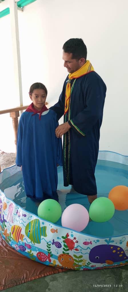 En la Zona 2, los jóvenes fueron los encargados de llevar la Palabra en el momento del segundo servicio. 📖⛪ 

Además, 2 jóvenes entregaron su vida a Cristo en una ceremonia bautismal. 🙏

#PasiónMIVENOR