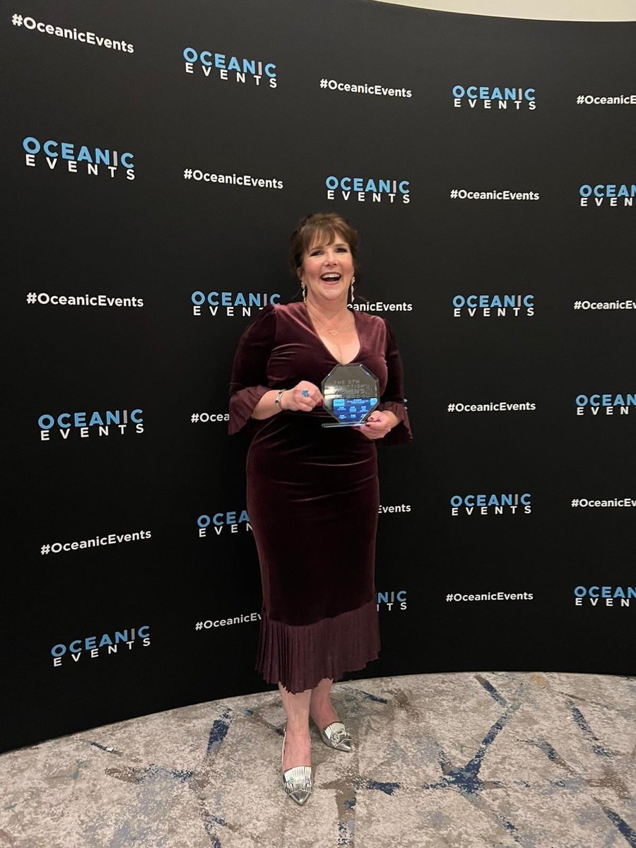 EducationScot's tweet photo. Congratulations to our Interim CEO @GGillHHam1 on winning the ‘Achievements in Civil Service’ Award at this year’s Scottish Women’s Awards 2023 🙌 #TeamES is so proud!! https://t.co/4xTmvCzsfp