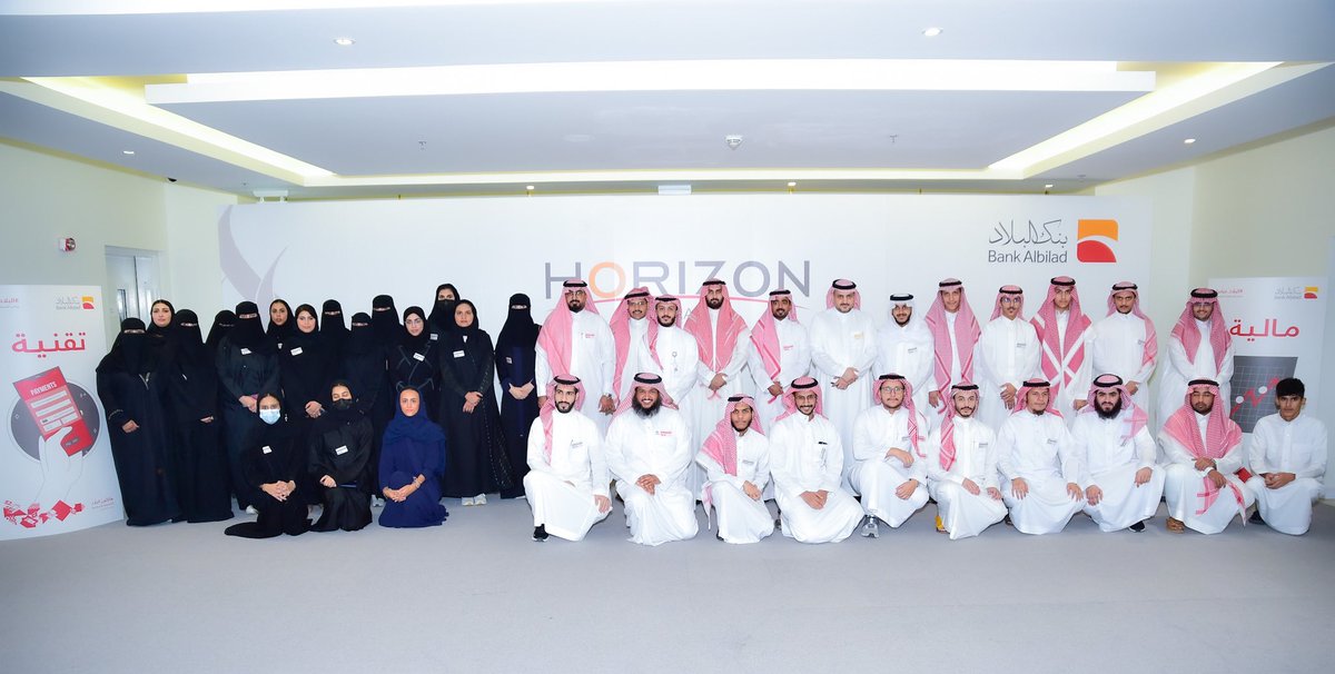 سعدت اليوم بلقاء نخبة من الشباب المبدعين ب #هاكثون_البلاد_للمصرفية_الإسلامية
 ومتحمس لثمرة هذه العقول المبدعه 

وشكر خاص ل 
<a href="/BankAlbilad/">بنك البلاد | Bank Albilad</a> 
<a href="/TechShopKSA/">TechShop™ | تك شوب</a>  
 <a href="/ALSALHAN/">Bader AlSalhan بدر الصلحان</a>