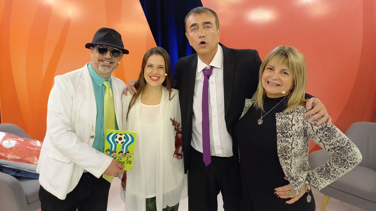 omarcapacci's tweet photo. Hoy medianoche una divertida entrevista a una gran periodista y actriz @CeliPrensa ! Y también todo el humor y buena onda de siempre! Capacci Indenait por @teleferosario !! https://t.co/MIkUNReS88