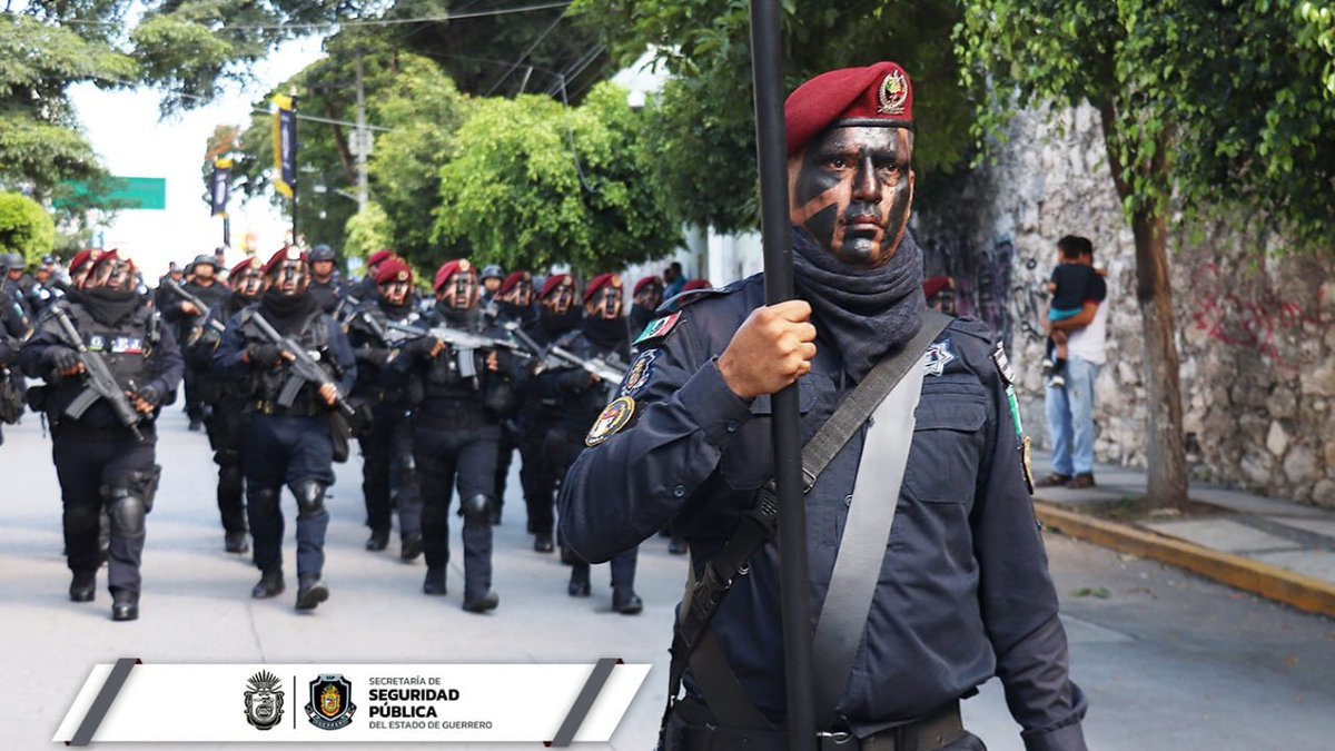 SSPGro's tweet photo. PARTICIPA SSP GUERRERO EN DESFILE POR EL 213 ANIVERSARIO DE LA INDEPENDENCIA DE MÉXICO

Desfilan elementos de las Unidades Especiales de la Policía Estatal y la Unidad Aeromóvil    

➡️https://t.co/aysXg7rH13 https://t.co/QNn7BLIZ5x