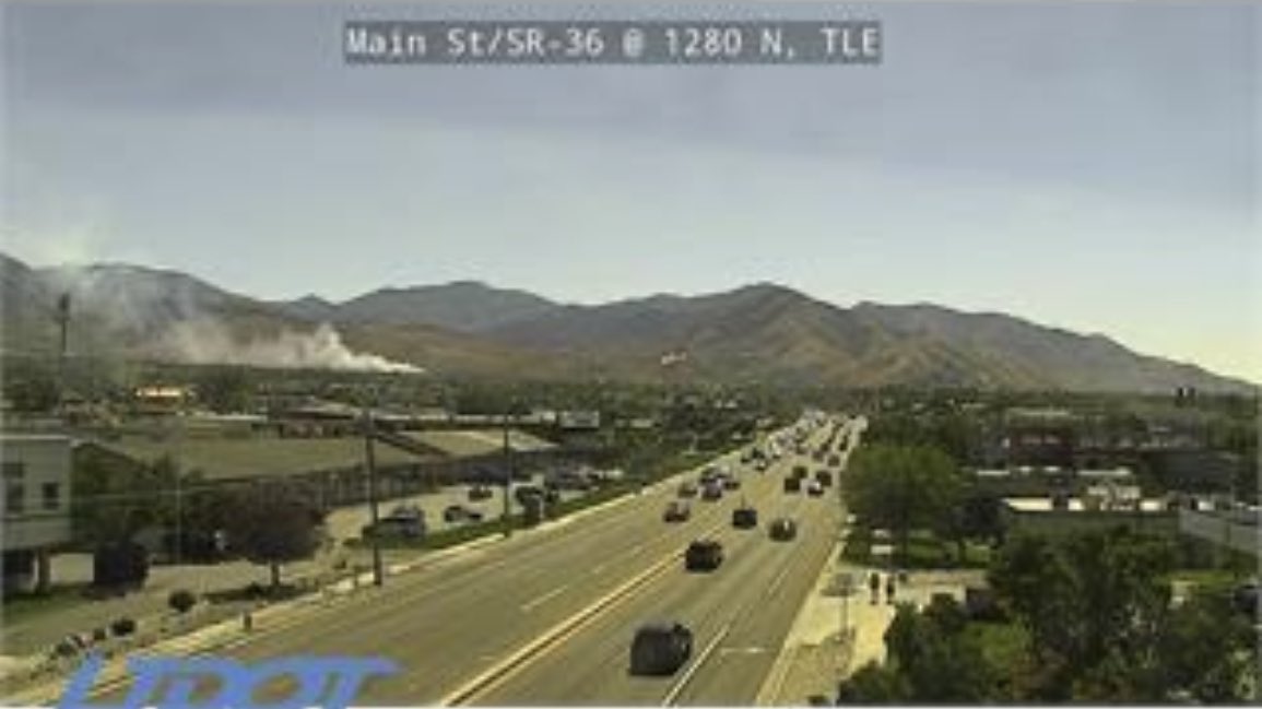 SLCScanner's tweet photo. #Breaking #Tooele Fire crews are on scene of a #BrushFire that is being driven by the #wind. It sounds like they are doing #StructureProtection. Multiple houses are along Tamarack Dr/Park Hill Drive. https://t.co/2c2McP7dLw