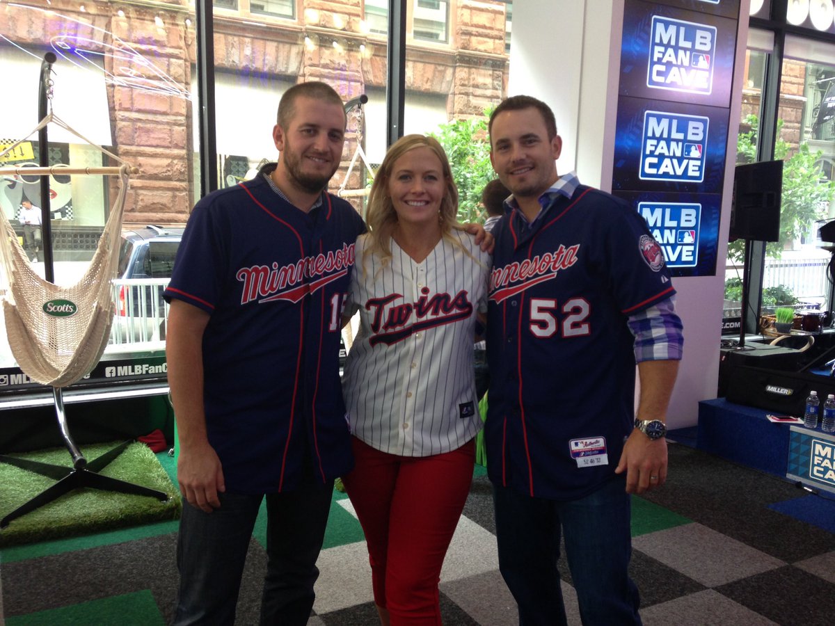 TCJackrabbits's tweet photo. In 2013 our President represented the @Twins on the MLB network. Today she planned all the pregame festivities as her @GoJacksFB take the field on @TargetFieldEVNT it's a special day for @lloufast #GoJacks #JackTheLoop https://t.co/r28wN565GX
