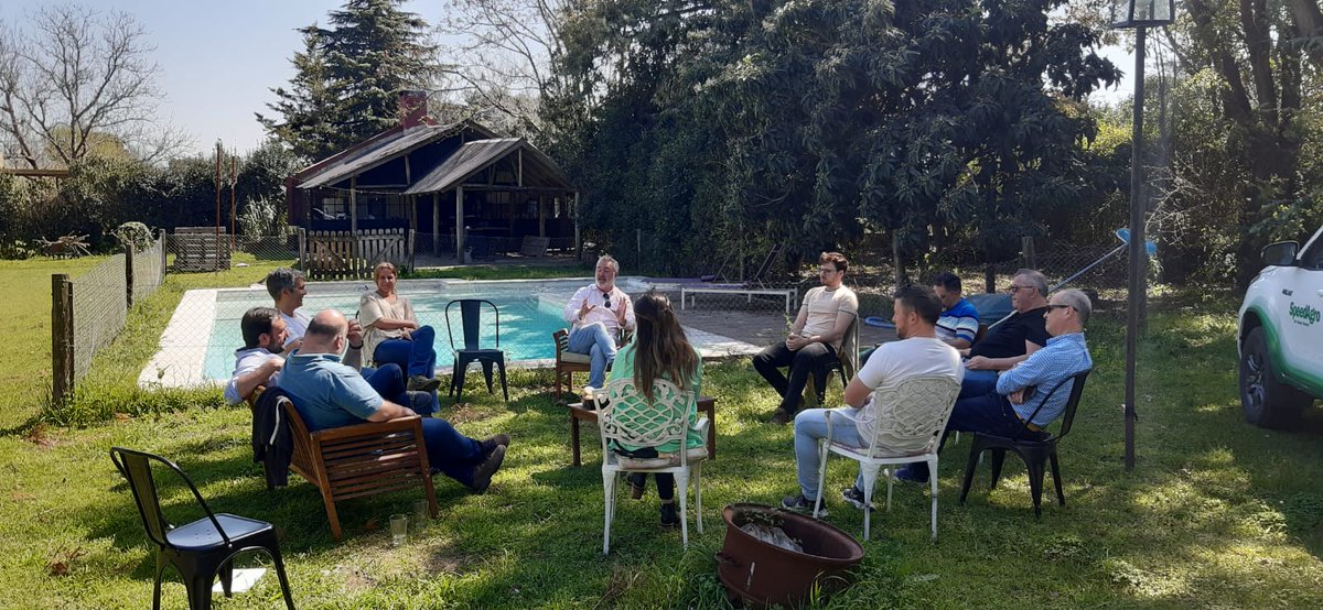 SebasPascualPBA's tweet photo. Recorrido por PBA, hoy en Pergamino.🤝
Continuamos con la gira por la provincia de Buenos Aires, hoy nos encontramos para compartir ideas con  representantes y candidatos de @RU_PBA  de la 2da y 4ta sección.
En octubre es con @nestorgrindetti
y @PatoBullrich  para la nación 🇦🇷. https://t.co/hYgVQXI3HN