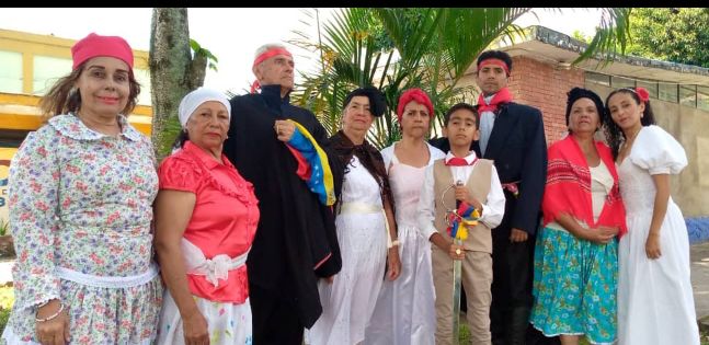 Berzabethg1's tweet photo. ¡Felicitaciones a todo nuestros cultores!

El equipo del @CDCETachira felicita al @MovimientonTCR, en su 10° aniversario.

#MovimientoCesarRengifo
#VenezuelaEsUnica

@NicolasMaduro
@_LaAvanzadora
@MPPEDUCACION
@FreddyBernal 
@KaremDeBernal https://t.co/Wj8dvEMgYy