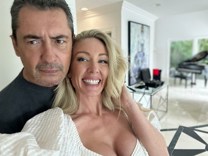 Dream come true 😮&zwj;💨💫 @Penthouse   @fclousotxxx  @CodeyXXXSteele   What a way to wrap this trip up #happygirl<a class="tags" href="/tag/penthouse">@penthouse</a><a class="tags" target="_blank" title="On Twitter" href="/?out=eyJ0eXAiOiJKV1QiLCJhbGciOiJIUzUxMiJ9.eyJpYXQiOjE3MjAxNDEyNjYsImlzcyI6InR3cG9ybnN0YXJzLmNvbSIsIm5iZiI6MTcyMDE0MTI2NiwiZXhwIjoxNzUxNjc3MjY2LCJyZWRpcmVjdF91cmwiOiJodHRwczovL3R3aXR0ZXIuY29tL2ZjbG91c290eHh4In0.Zd-HjGDcjiUr8UyGpwzjWWj60qaHEI_MybhDU3F6Azy9ZdEzwBE_pvvnvRP8NRbJpPJsv84tlkFxoWbSNIemUw">@fclousotxxx</a><a href="/tag/happygirl"class="tags"><span>#happygirl</span></a>