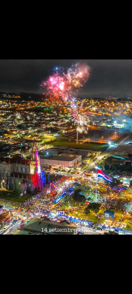 Coronado City de noche, fiestas patrias.
🇨🇷❣️🇨🇷
#CostaRica
#14Septiembre