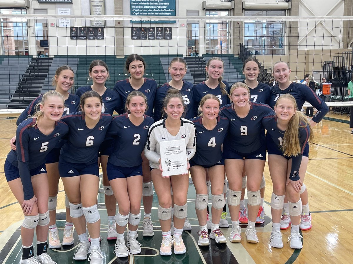 Congratulations V VB for their 2nd place finish in the Silver bracket!  Great job Gators! 🐊🏐