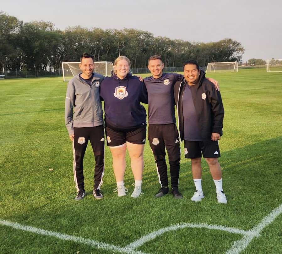 BonivitalSC's tweet photo. BVSC Executive Director Steven Gzebb, Technical Leads Xxavier Barra, Kris Nordman, and U14 P1 girls coach Faith Jasper on Day 2 of CSA National B course taking place st the Edmonton Scottish Facility.
#bvsc #bonivitalsoccer @wpgsoccer @ManitobaSoccer @CanadaSoccerEN https://t.co/FYmtD5HXxc