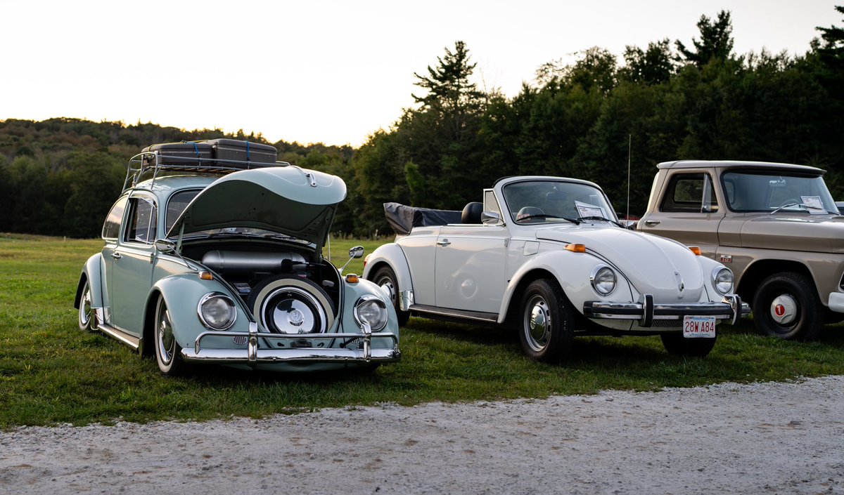 NorbrookFarm's tweet photo. Cruise Night:

Mark Lanctot from Barkhamsted brought his freshly redone 1974 Series III Land Rover. Stunning Job! Also, Justin Millette from Pittsfield MA turned  a lot of heads with his 1951 Cadillac Ambulance. Remember the Ectomobile from Ghostbusters?

https://t.co/vjLXLTgBt9 https://t.co/FlaROg30mr