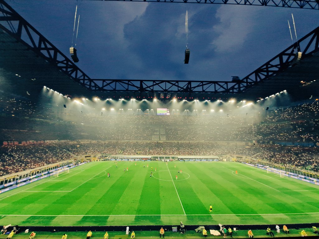 sloamp's tweet photo. Solo l'#inter ⚫️🔵🖐 #interMilan https://t.co/1aDmVsB85z