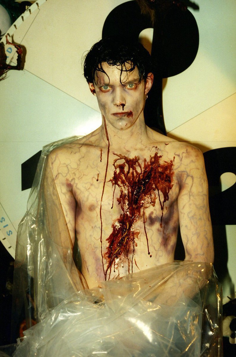 deathndhorror's tweet image. Matthew Lillard 🔪
Animal Room (1995)