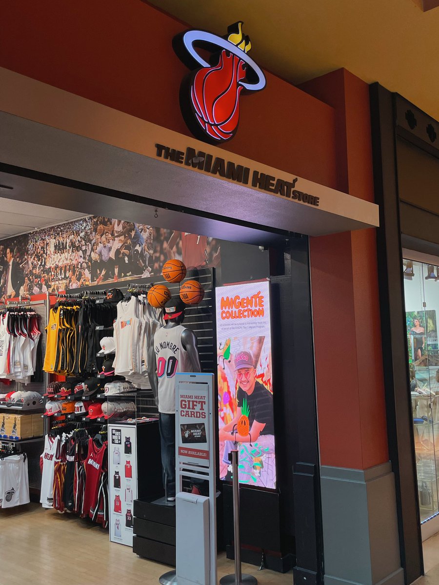 kidgotsole_'s tweet photo. YOUR BOY FOR COURT CULTURE 🏀🔥 MIAMI HEAT STORE IN DOLPHIN MALL. THIS HISPANIC HERITAGE CAMPAIGN WAS SO FUN. I DON'T EVEN MODEL, THIS PROJECT IS FOR MY BOY ANT! MAKING ALL MY DREAMS COME TRUE WHILE I'M STILL HERE. REST IN PEACE FAM I MISS YOU ❤️‍🩹 @youaintheim https://t.co/p3OaxpNjLJ
