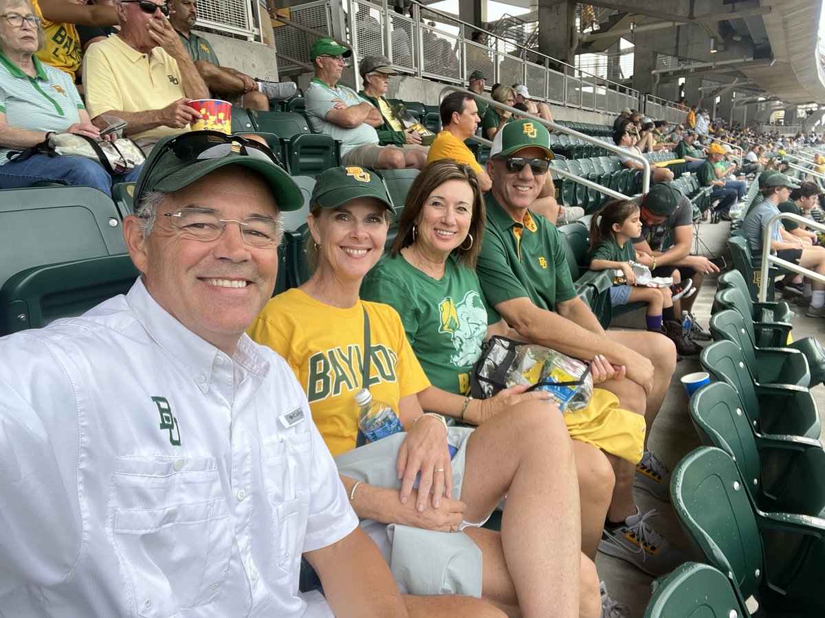 BUbeckyberry's tweet photo. Make it rain Bears! We are here for it! #sicem @BaylorAthletics https://t.co/9eRwvpq9nJ
