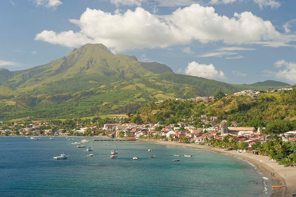 Nous sommes ravis de vous annoncer que les Volcans et Forêts de la Montagne Pelée et les Pitons du Nord de la Martinique ont été officiellement ajoutés à la prestigieuse liste des sites du patrimoine mondial de l'UNESCO ! 

#gomartinique #martiniquetourisme #lamartinique #UNESCO