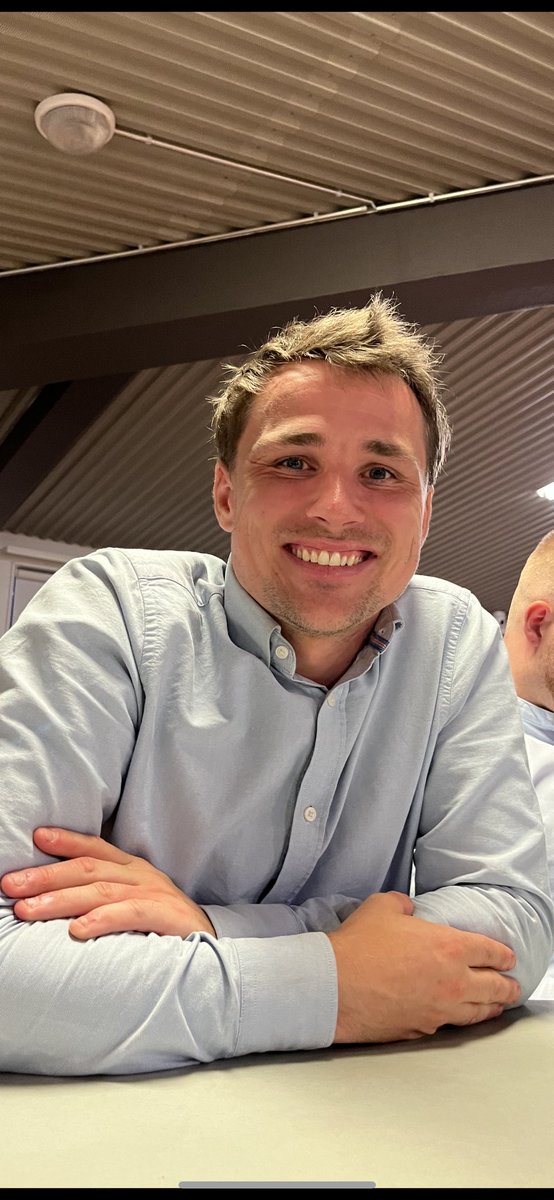 EllidiFC's tweet image. 6-2 sigur gegn Ými í dag! 

Síðasti leikur sumarsins og þá ákvað 2 barna faðirinn, Maikai maður leiksins, Andri að setja 2 mörk. Þetta eru líka fyrstu deildarmörk Andra í meistaraflokki ⚽️⚽️ 

Hann átti líka að sjálfsögðu stoðsendingu, sína 12 á tímabilinu

#ÓóóElliði