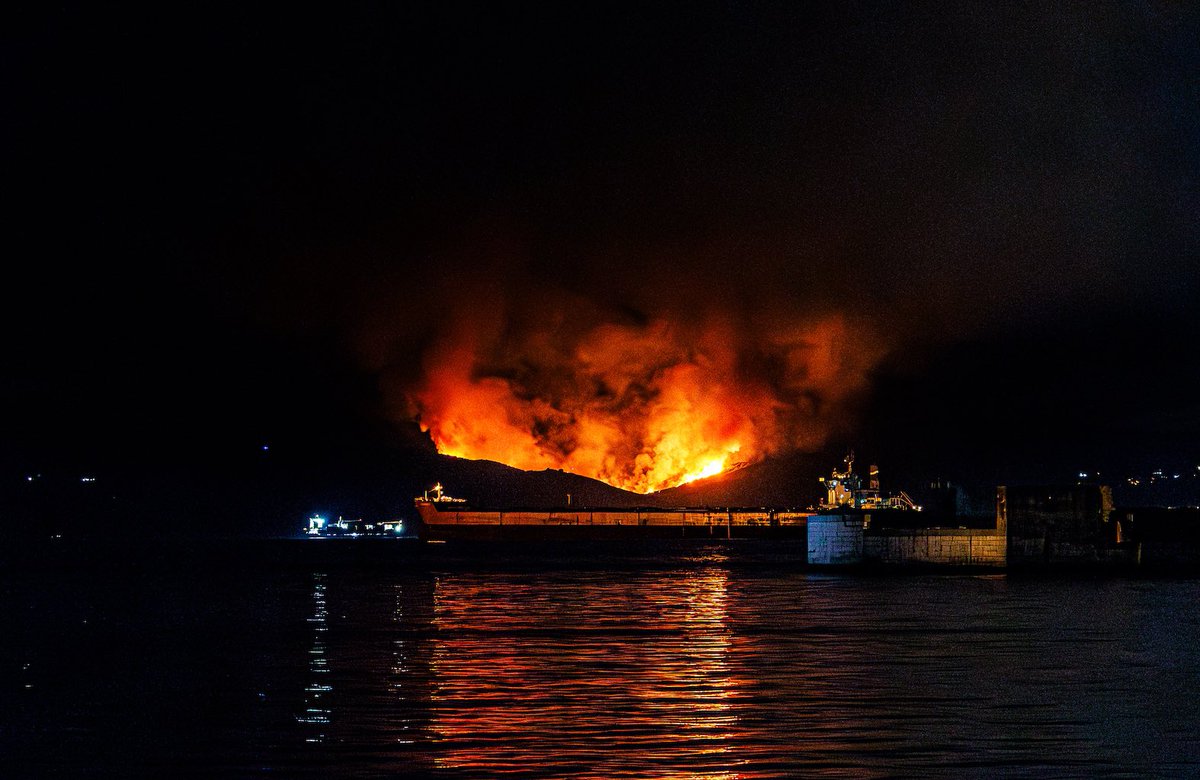 Public Health said it was monitoring the situation of the fire in Spain. Currently there are no concerns with air quality in Gibraltar. The majority of the plume of smoke is expected to head in a northerly direction. 1/2