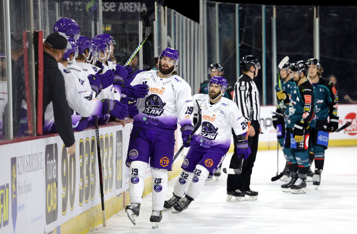 ClanIHC's tweet image. 📰 | Bolton at the double as Clan claim win in Belfast

Full report from @SSEBelfastArena as @AspGlasgowWest sponsored Glasgow Clan seal victory against @BelfastGiants

➡️🌐 bit.ly/3PlHYa7

📸 @snappercherry