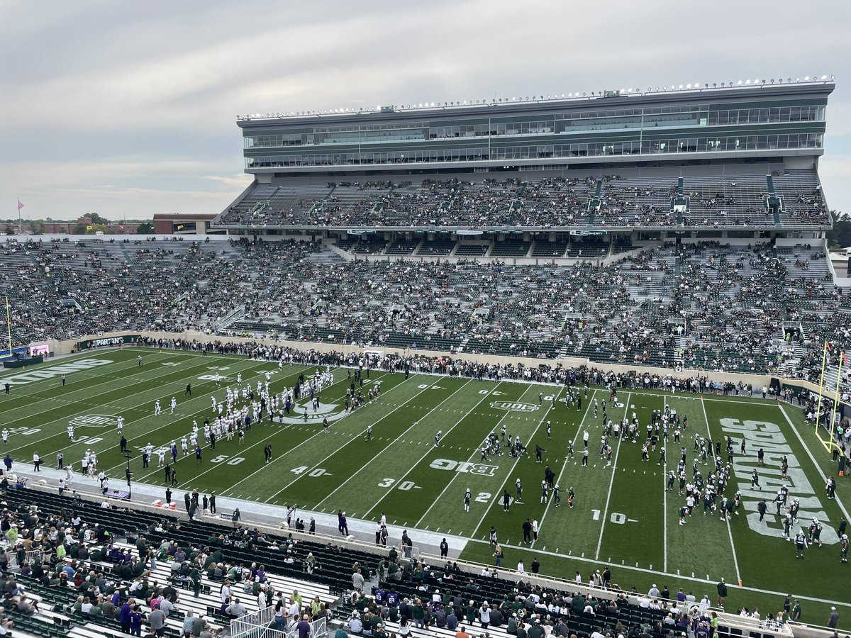 Live from East Lansing. Go Huskies!