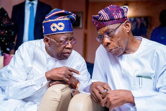 Yomofon's tweet photo. Wani faifan bidiyo da aka yi a dandalin sada zumunta ya nuna cewa Tinubu da Obasanjo sun hadu a bikin tunawa da ranar haihuwar Alake inda tsohon shugaban kasar ya ‘amince’ ya yi aiki tare da shugaba mai ci. A cikin wata sanarwa da mai taimaka masa na musamman kan harkokin labarai https://t.co/yDe37TXVJU