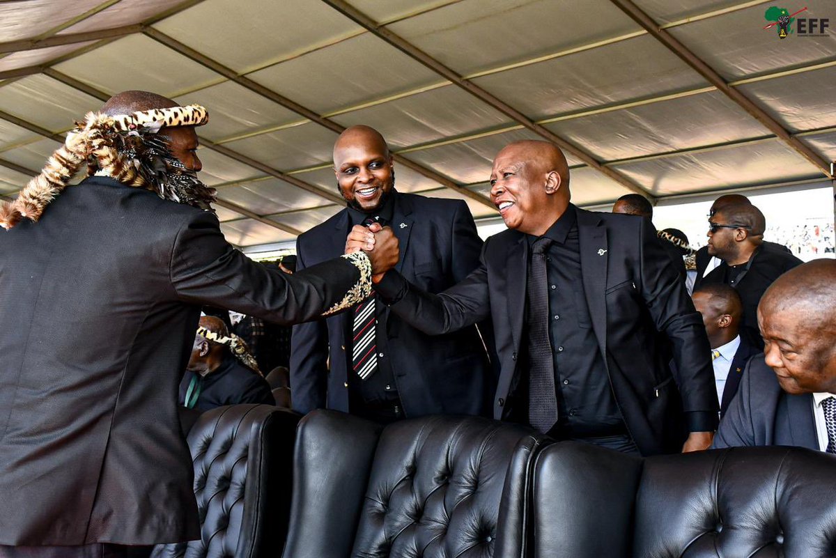 Sinawo_Thambo's tweet photo. Today the EFF Leadership Laid Umntwana Wakwa Phindangne to rest 

It has been a thought provoking week on legacy. Rest Mntwana 

Shenge! https://t.co/Hm7wVipww6