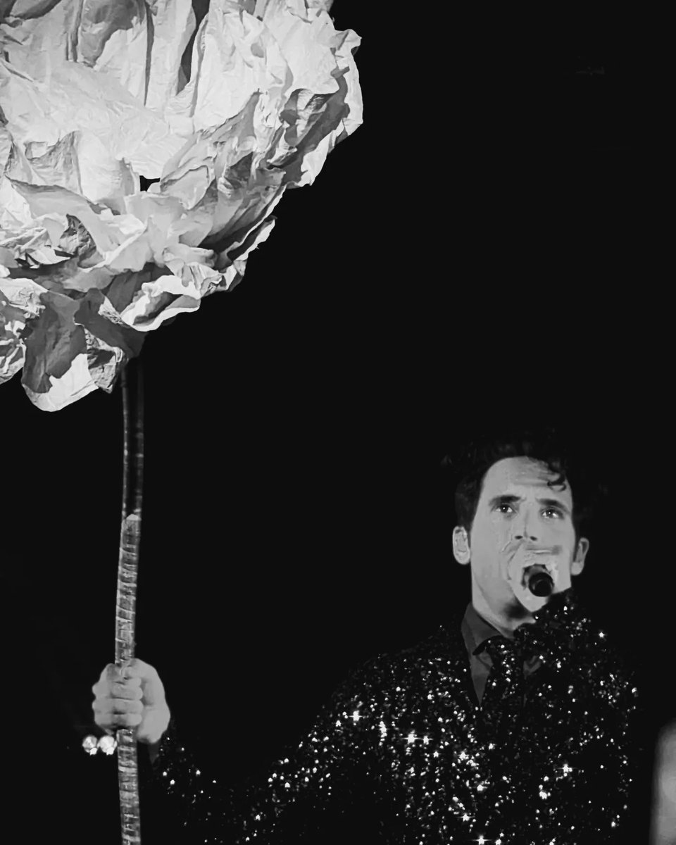 It's been a week already! Mika - B&W flower series from Chalons 🤍🌸🖤

#mika #mikainstagram #mikasounds #mikafan #mikafanclub #mikalive #mikalive2023 #mikainchalons #foireenscene #chalonsenchampagne #france #concert #mikagig #livemusic #love #music