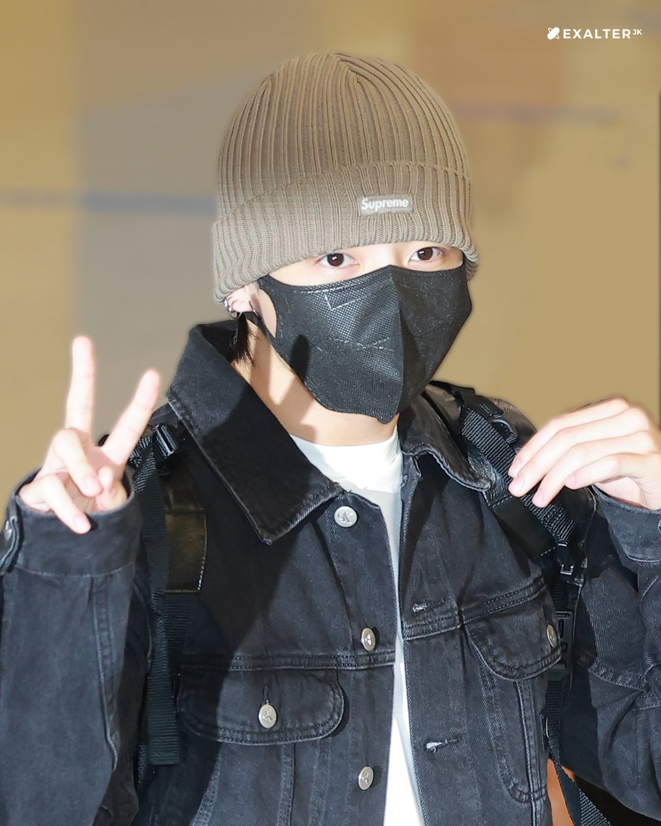 exalter_jk's tweet photo. [230916] 정국 입국

정구기 잘 돌아와네유 💜

#JungKook #정국 #exalterjk #230916 https://t.co/g8R3pNwYgH