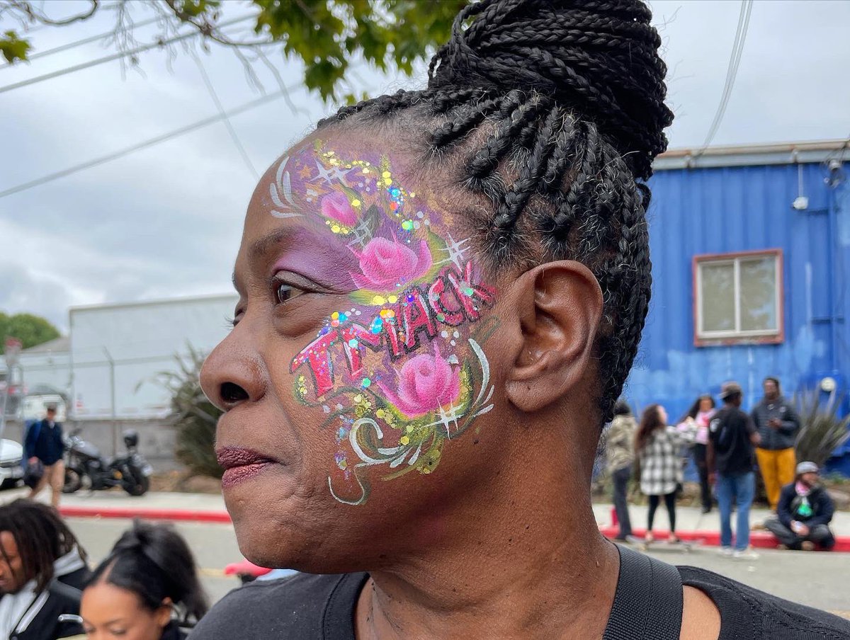 BerkeleyScanner's tweet photo. Amazing turnout today for the annual T-Mack Skate Jam honoring Terrence McCrary Jr. Terrence, an innocent bystander, was killed at an art gallery party in Uptown Oakland in 2016. He was just 22 years old. #tmack4ever #tmackforever @510SKATESHOP https://t.co/JG5lrsU5OB