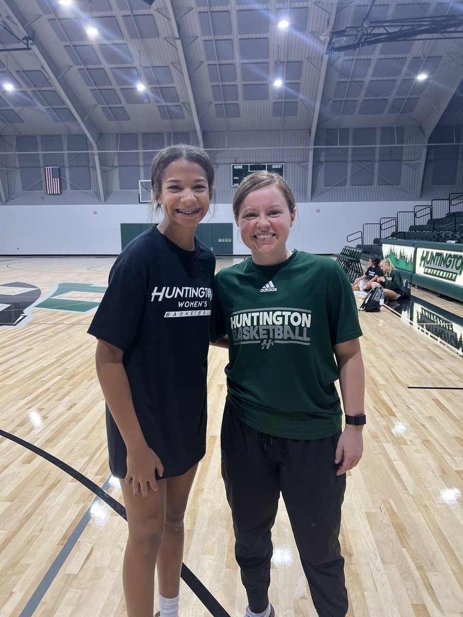 MyaTurner2027's tweet photo. Another great day of basketball! Thank you @darby_3 @Coach__PWright @HUWBB! I really enjoyed the elite camp and the experience I received today! I am looking forward to coming to watch one of your practices! https://t.co/TcTgVQ0JGc