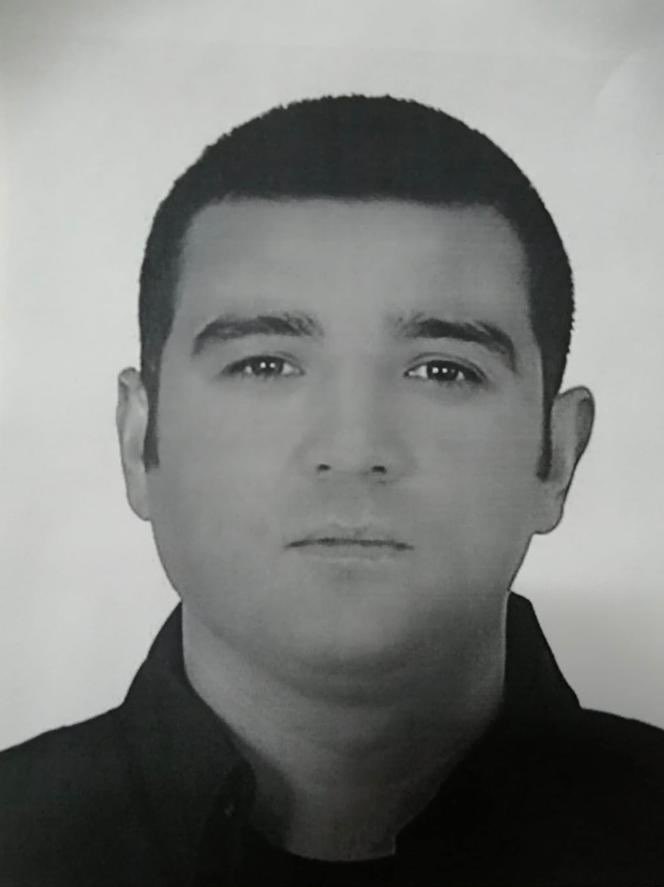 4KURT_'s tweet photo. 13 Ağustos günü göğsünden vurularak yaralanan Polis Memuru Murat AKPINAR 16 Eylül günü tedavi gördüğü hastanede tüm müdahaleler rağmen maalesef şehit olmuştur. Şehidimizin cenazesi 17 Eylül günü Kayseri Polis Şehitliğinde defnedilecektir. Yüce Türk milletinin başı sağ olsun 🇹🇷 https://t.co/IYnPnRP7Uv