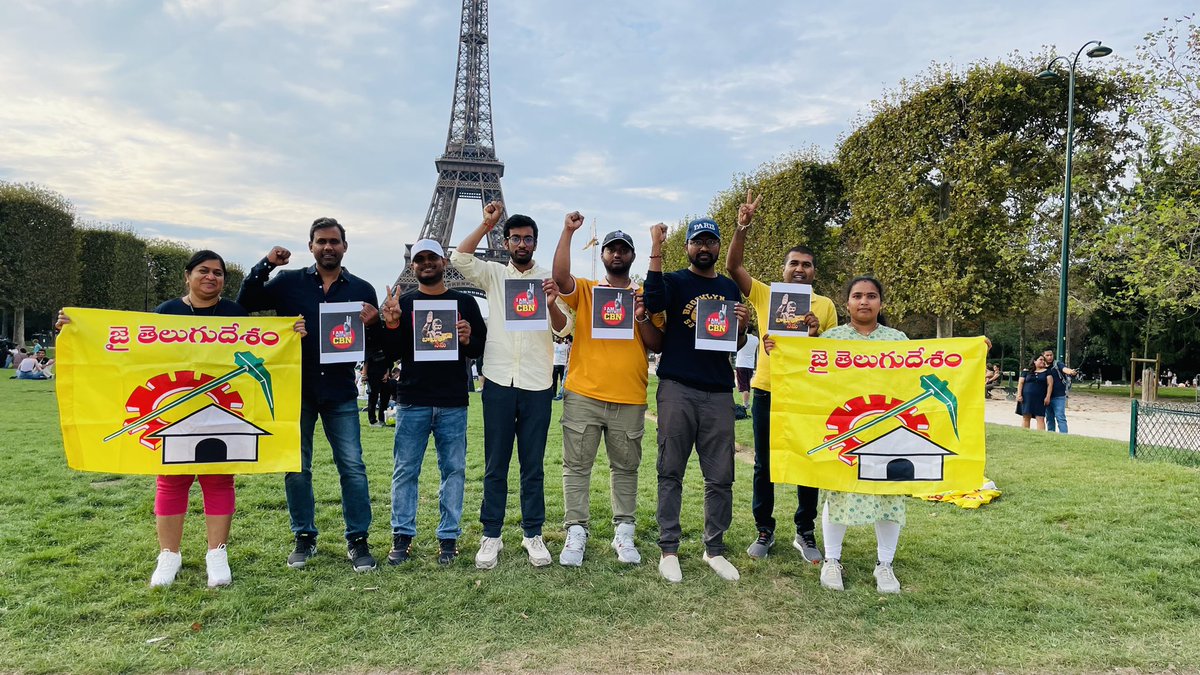 NriTDP_France's tweet photo. Today TDP-France protest against our visionary leader illegal arrest on false cases ✌️🔥

#FalseCasesAgainstNaidu
#PeopleWithNaidu
#IamWithCBN
#phsycopovalicycleravali https://t.co/FUrFjaUDtz