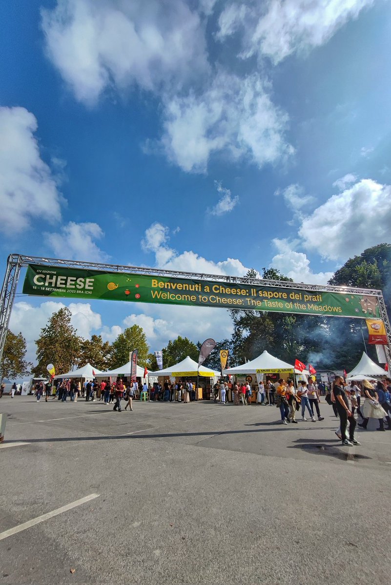 maccaronireflex's tweet photo. Cheese 2023 con gli amici della #Liguria, tra #Prescinseua e #Corochinato #cheese2023 #Piemonte #Bra https://t.co/72yW6yohr4