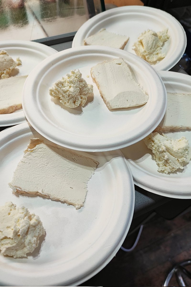 maccaronireflex's tweet photo. Cheese 2023 con gli amici della #Liguria, tra #Prescinseua e #Corochinato #cheese2023 #Piemonte #Bra https://t.co/72yW6yohr4