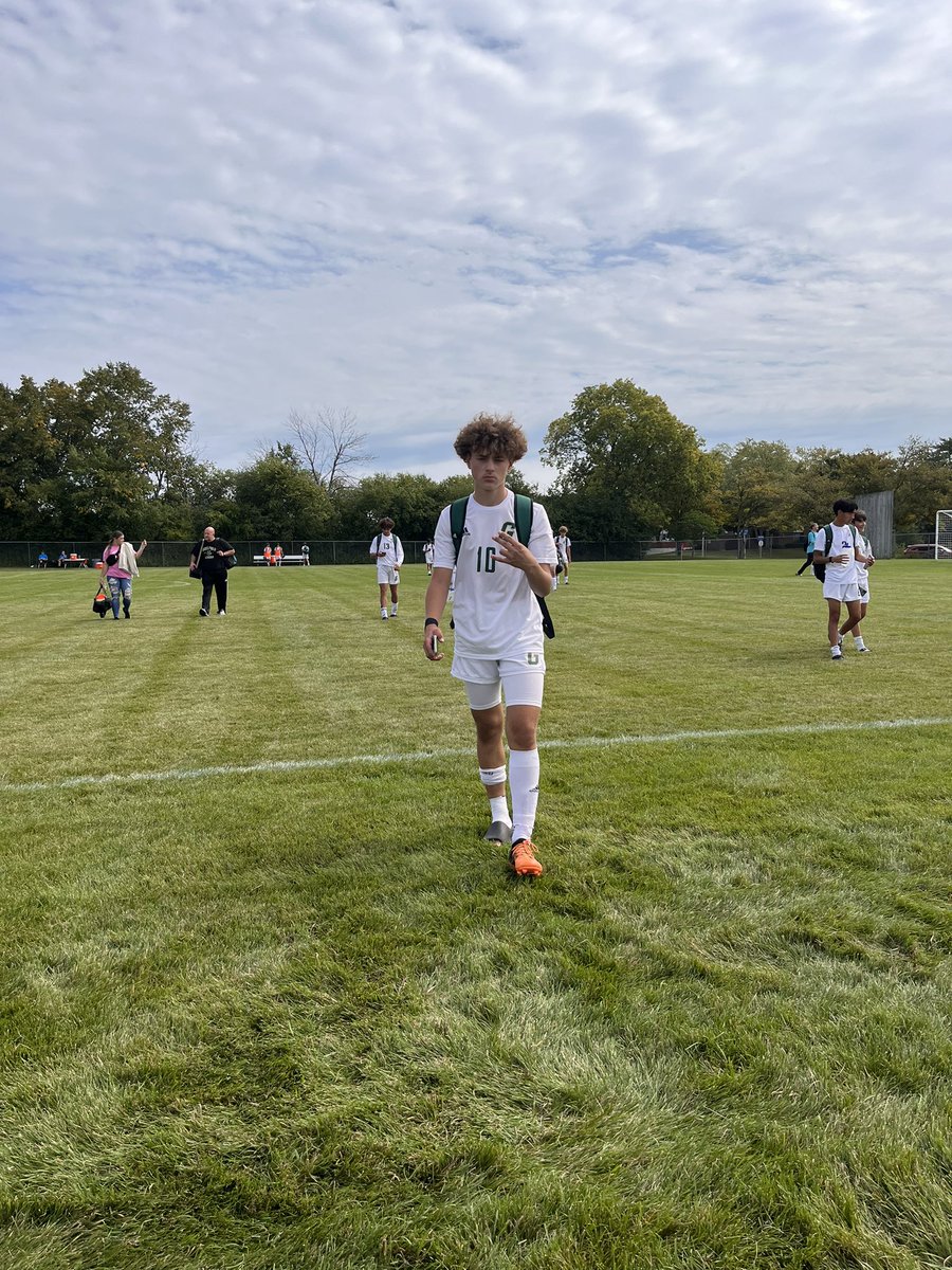 DaynaDane40's tweet photo. Fridays are for Football and Saturdays are for Soccer! ❤️ #HustlinHawks had a weekend full of VICTORIES!
@patrickmorgese and @daylanna_m 
#10 and #8 
#hawksflyhigh https://t.co/ukk44cYdHp
