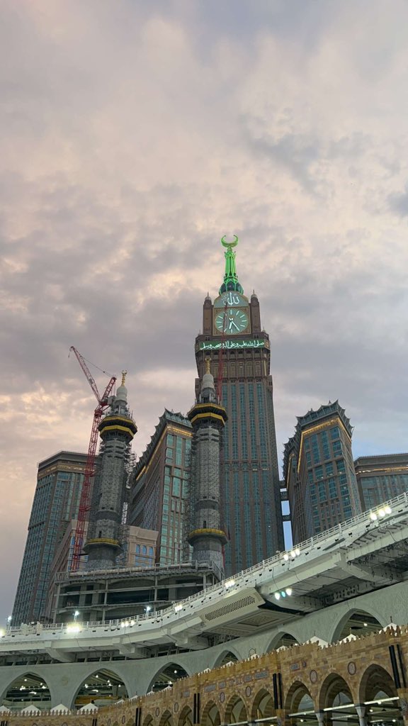 elywizi's tweet photo. اللهم إن هذا البلد بلدك، وهذا الحرم حرمك، وأنا عبدك، جئتك راجيا عفوك ورضاك، فاكتب لي دخول بيتك مرات عديدة، واستجب ما كان مني من الدعاء، وارزقني زيارة حرمك ومسجد النبي صلى الله عليه وسلم في كل عام أبدا ما حييت🤍. https://t.co/qgWk5lsctJ