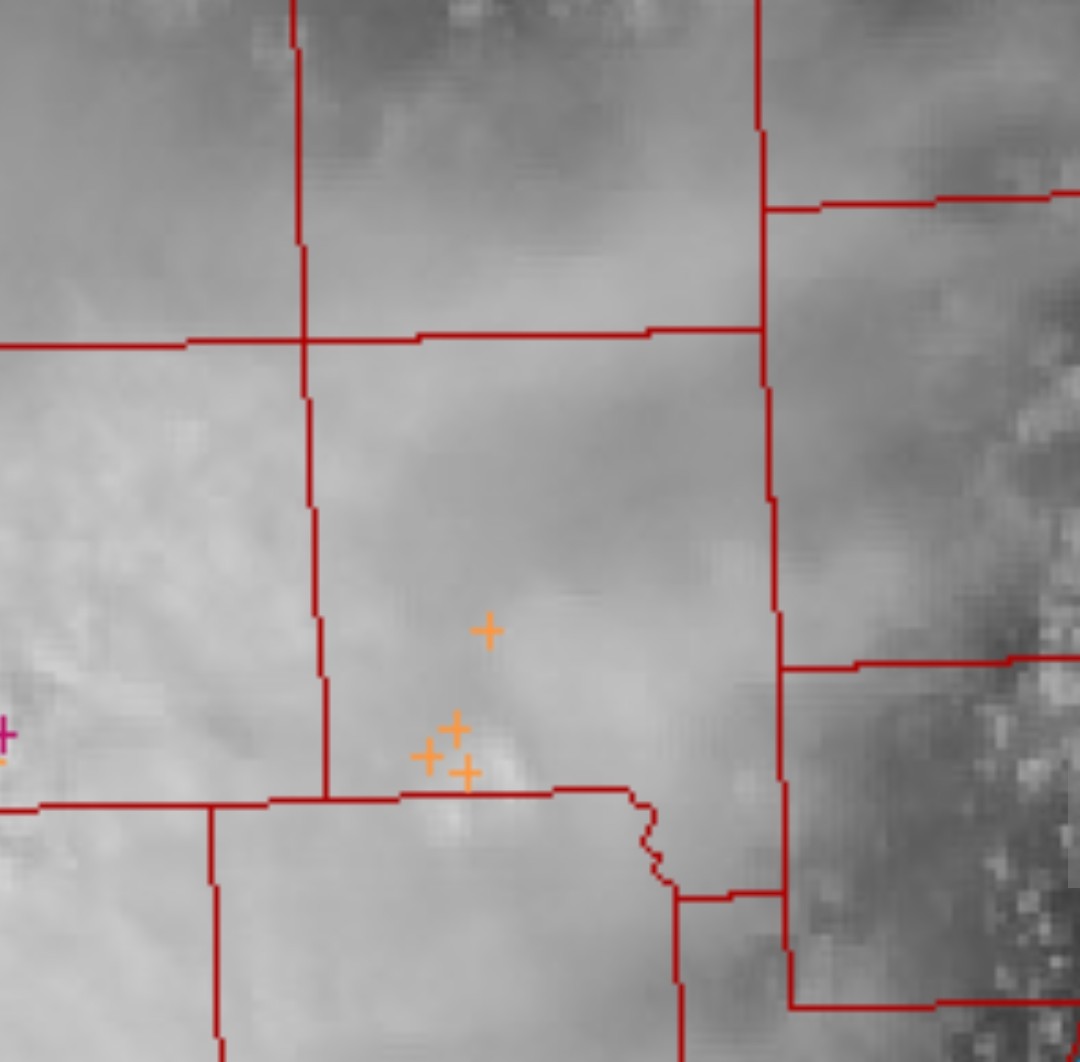 That orange + in the middle of Johnson County did probably was the delay culprit; it did show up on the GOES lightning mapper eventually, but I didn't account for the lag time in the original tweet.