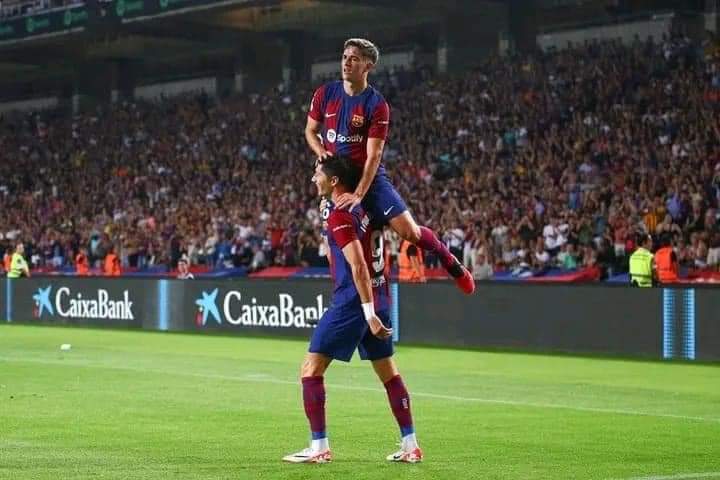 azzaibrahimm's tweet photo. لا شيئ يضاهي جمال الذهاب إلى النوم بعد قضاء ليلة سعيدة مع برشلونة https://t.co/vMAcYzfHUj
