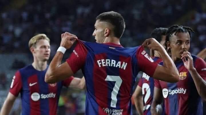 azzaibrahimm's tweet photo. لا شيئ يضاهي جمال الذهاب إلى النوم بعد قضاء ليلة سعيدة مع برشلونة https://t.co/vMAcYzfHUj