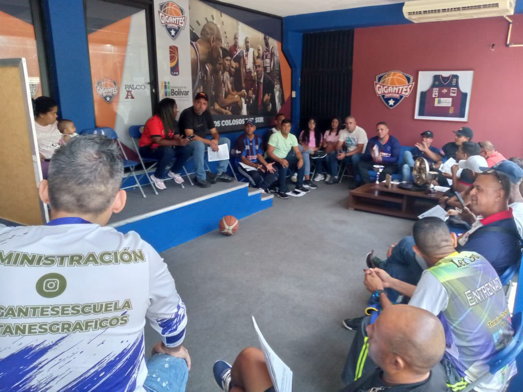 GigantesEscuela's tweet photo. El día Miércoles 13/09/2023 se realizó la primera reunión previa a la III EDICIÓN GIGANTES CUP 2023 🏆 🏀 , donde se discutieron las reglas y condiciones del torneo con los equipos que van a participar.
#Baloncesto 🏀 #GigantesCup2023 #FormandoAtletasIntegrales https://t.co/NH2RLlpp6R
