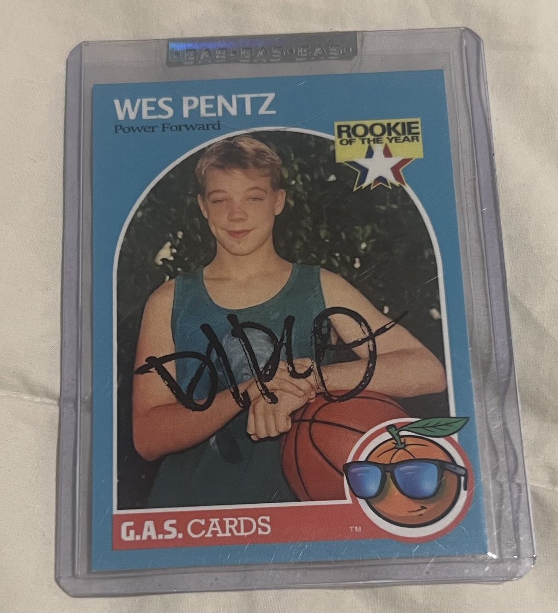 fielddayrecs's tweet photo. @GasTradingCards signed @diplo 1/10 

@diplo list for $100k? https://t.co/JkLWE0CKFa