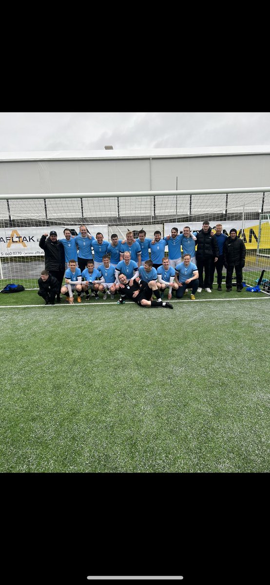 3.peat🤍🩵

🌹eru 🔴 🏔️eru🔵 hverjir eru bestir? ÍH