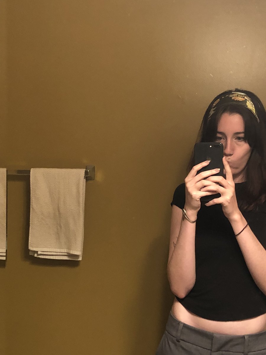 eggstastebad's tweet photo. im about architectural digest all over this bathroom https://t.co/2eFqaI9gsR