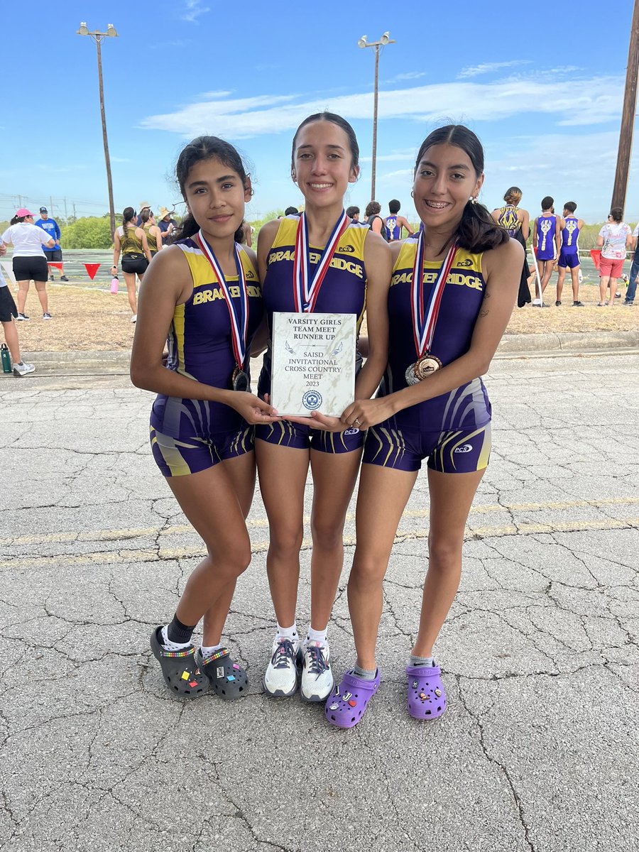 SABrackXC's tweet photo. We had a good day today. Both Girls and Boys Varsity teams received 🥈 overall. Sr.  Jadyn Gonzales finished in 🥈. Sr. Micheala Moncada finished in 🥉 and Soph. Ava Garza also finished in the top 5, finishing in 5th place helping the Brack Girls take 🥈 overall. https://t.co/qzjNCxjxyY