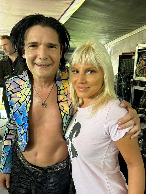 Hanging out at @RiotFest! @Corey_Feldman put on a great show! 😊 https://t.co/hwYhPiIgX7<a class="tags" target="_blank" title="On Twitter" href="/?out=eyJ0eXAiOiJKV1QiLCJhbGciOiJIUzUxMiJ9.eyJpYXQiOjE3MjExNTE3ODAsImlzcyI6InR3cG9ybnN0YXJzLmNvbSIsIm5iZiI6MTcyMTE1MTc4MCwiZXhwIjoxNzUyNjg3NzgwLCJyZWRpcmVjdF91cmwiOiJodHRwczovL3R3aXR0ZXIuY29tL1Jpb3RGZXN0In0.ZdDPijA-xgmNxIhCsoozL_hv6JxvXlA-4i6jueRs3rS8uSF263ZtST3e1qudwGfqebOjvOcxfXXxAtSGH9Sakw">@RiotFest</a><a class="tags" target="_blank" title="On Twitter" href="/?out=eyJ0eXAiOiJKV1QiLCJhbGciOiJIUzUxMiJ9.eyJpYXQiOjE3MjExNTE3ODAsImlzcyI6InR3cG9ybnN0YXJzLmNvbSIsIm5iZiI6MTcyMTE1MTc4MCwiZXhwIjoxNzUyNjg3NzgwLCJyZWRpcmVjdF91cmwiOiJodHRwczovL3R3aXR0ZXIuY29tL0NvcmV5X0ZlbGRtYW4ifQ.5iJDaNf-ZgoKLEtID2Md3vMe4olBvkGYbssH93CficndzNlWrFRelOYm0kFkU_MXcrlOEJaZTt5ox-tzGToJ7w">@Corey_Feldman</a>