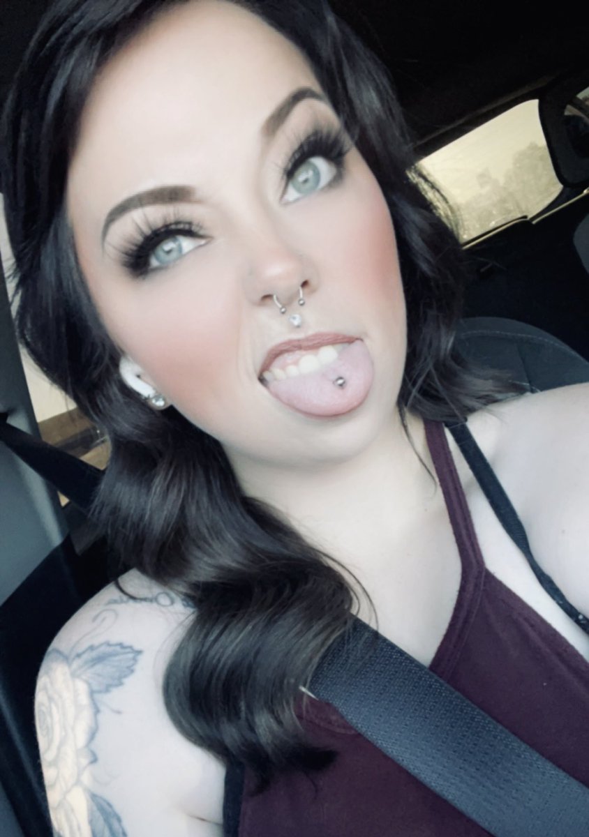 Peachyy233's tweet photo. Hi friends!!✨🖤 In celebration of my OnlyFans hitting 100 subscribers.. I have a link for the first 10 new subscribers for them to get 15% off the first month!! Message me for details.. https://t.co/uXAXB8salU https://t.co/SkNG0gmdbJ